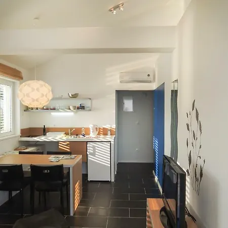 Apartman Dugo Toplo Ljeto | *