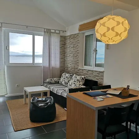 Apartman Dugo Toplo Ljeto | *